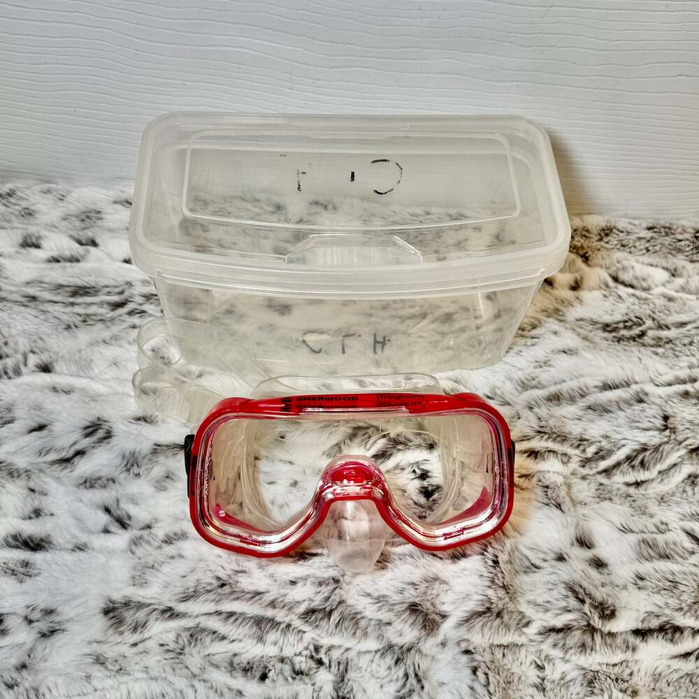 Sherwood Mini Magnum Scuba Diving Mask in pink